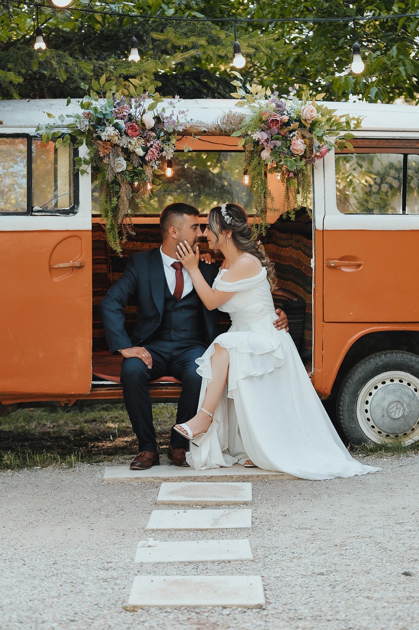 Simsbury CT wedding florist — ceremony florals at Farmington Valley venue by Evergreen Events