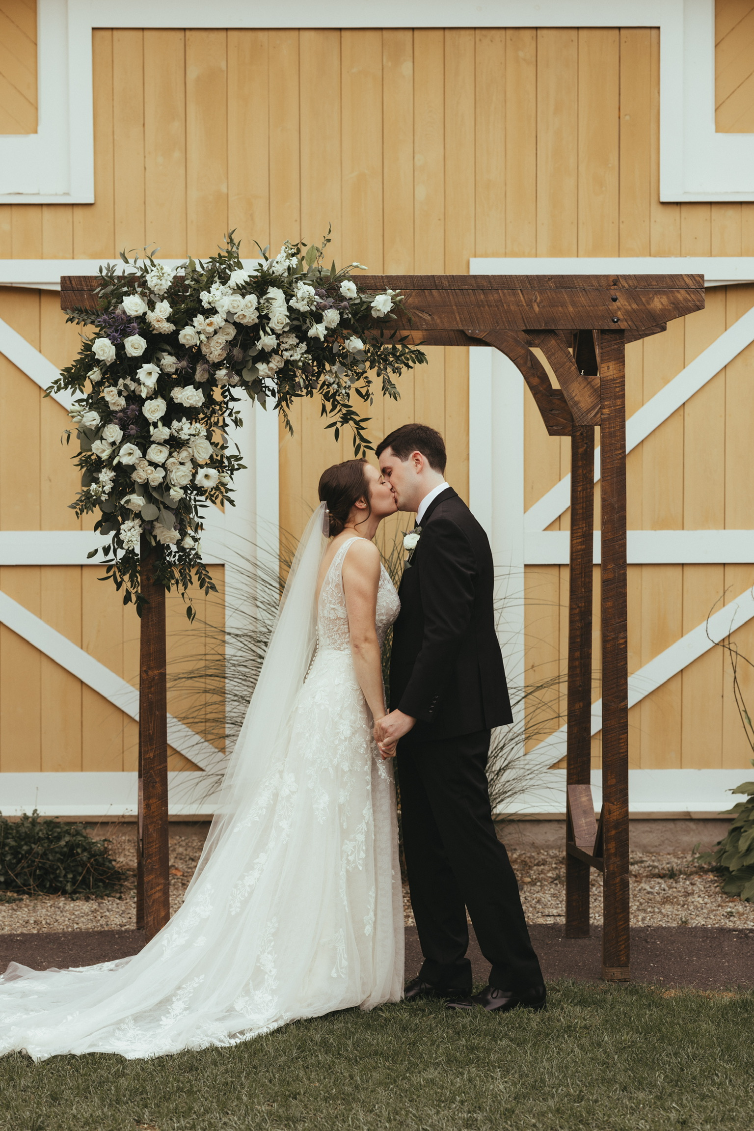 9 Questions to Ask a Wedding Florist Before You Book