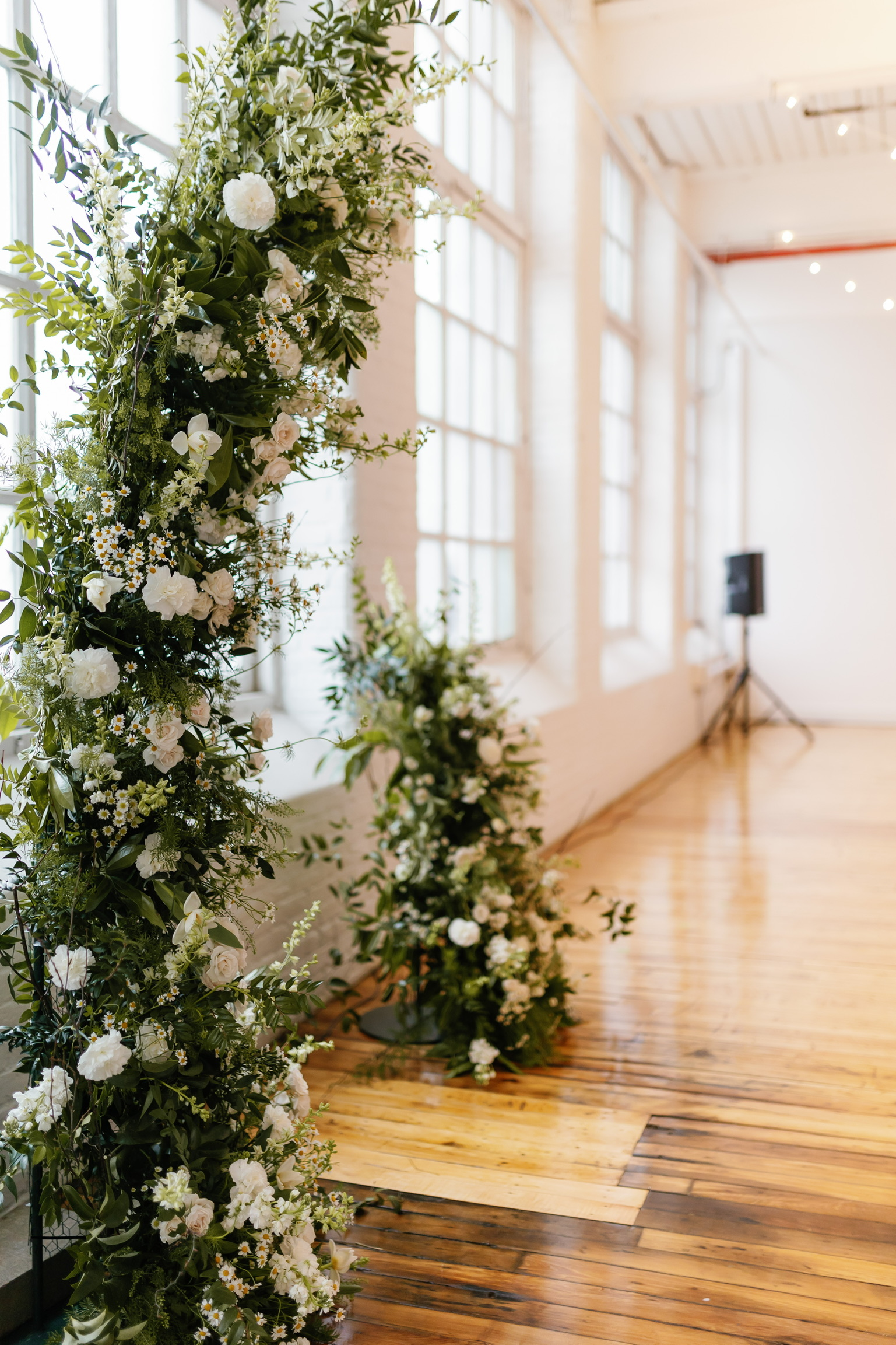 How to Match Your Wedding Flowers to Your Venue